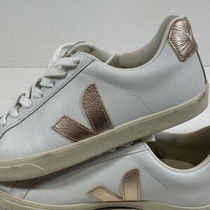 Women’s Veja Cream/Metallic Leather Sneakers Size 7